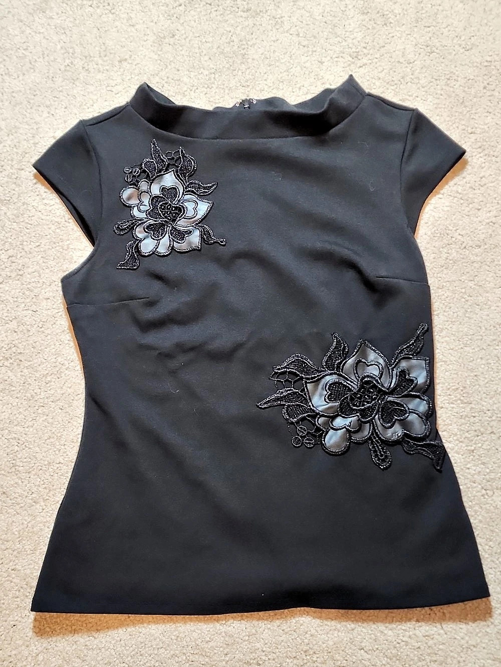 New York & Company Black Floral Embroidered  Sleeveless Top Women's Medium